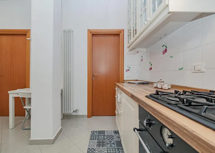 Teano Place Mediolan