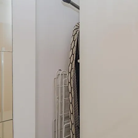 Teano Place Apartment *